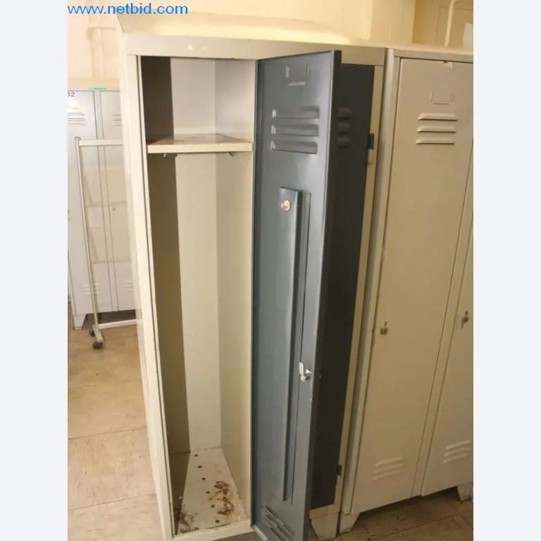 Devices for air conditioning, heating and cooling, workshop and storage facilities-4