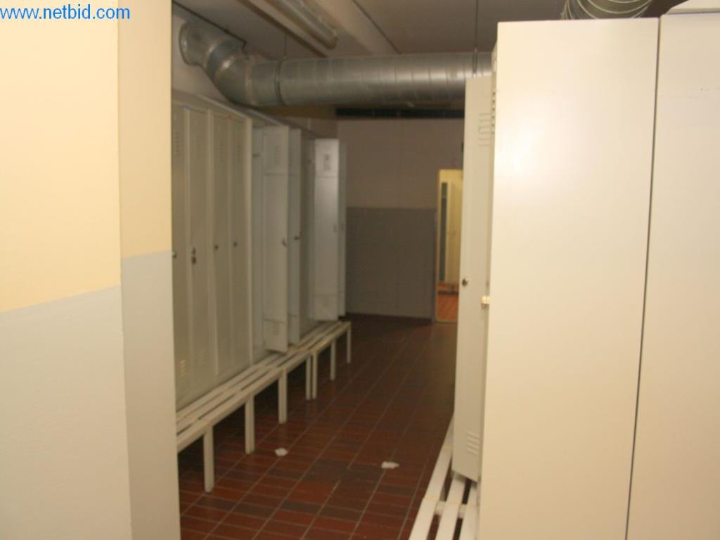 Devices for air conditioning, heating and cooling, workshop and storage facilities-5