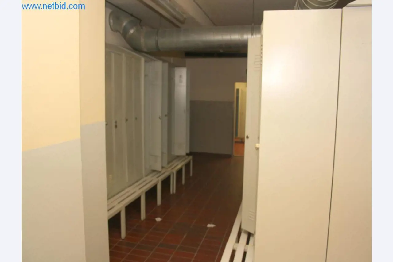 Devices for air conditioning, heating and cooling, workshop and storage facilities-5