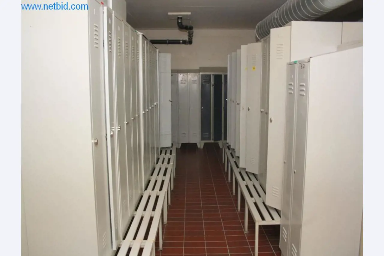 Devices for air conditioning, heating and cooling, workshop and storage facilities-6