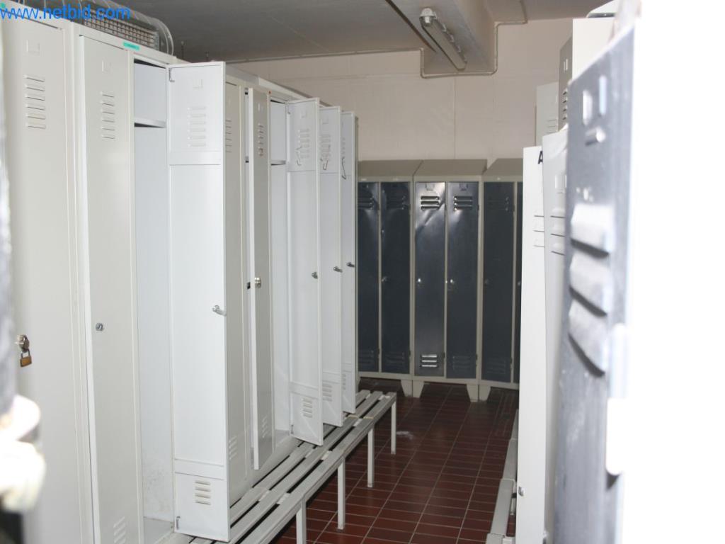 Devices for air conditioning, heating and cooling, workshop and storage facilities-9