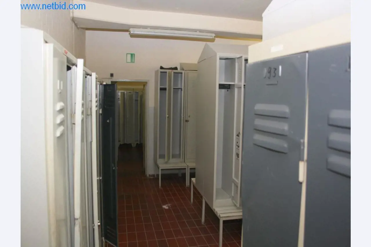 Devices for air conditioning, heating and cooling, workshop and storage facilities-4