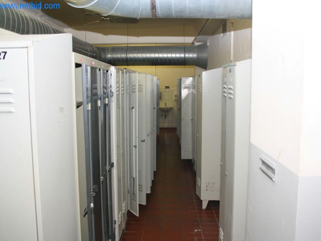 Devices for air conditioning, heating and cooling, workshop and storage facilities-5