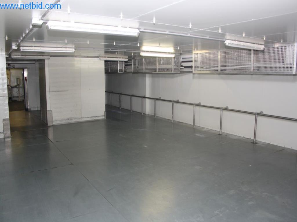 Devices for air conditioning, heating and cooling, workshop and storage facilities-3