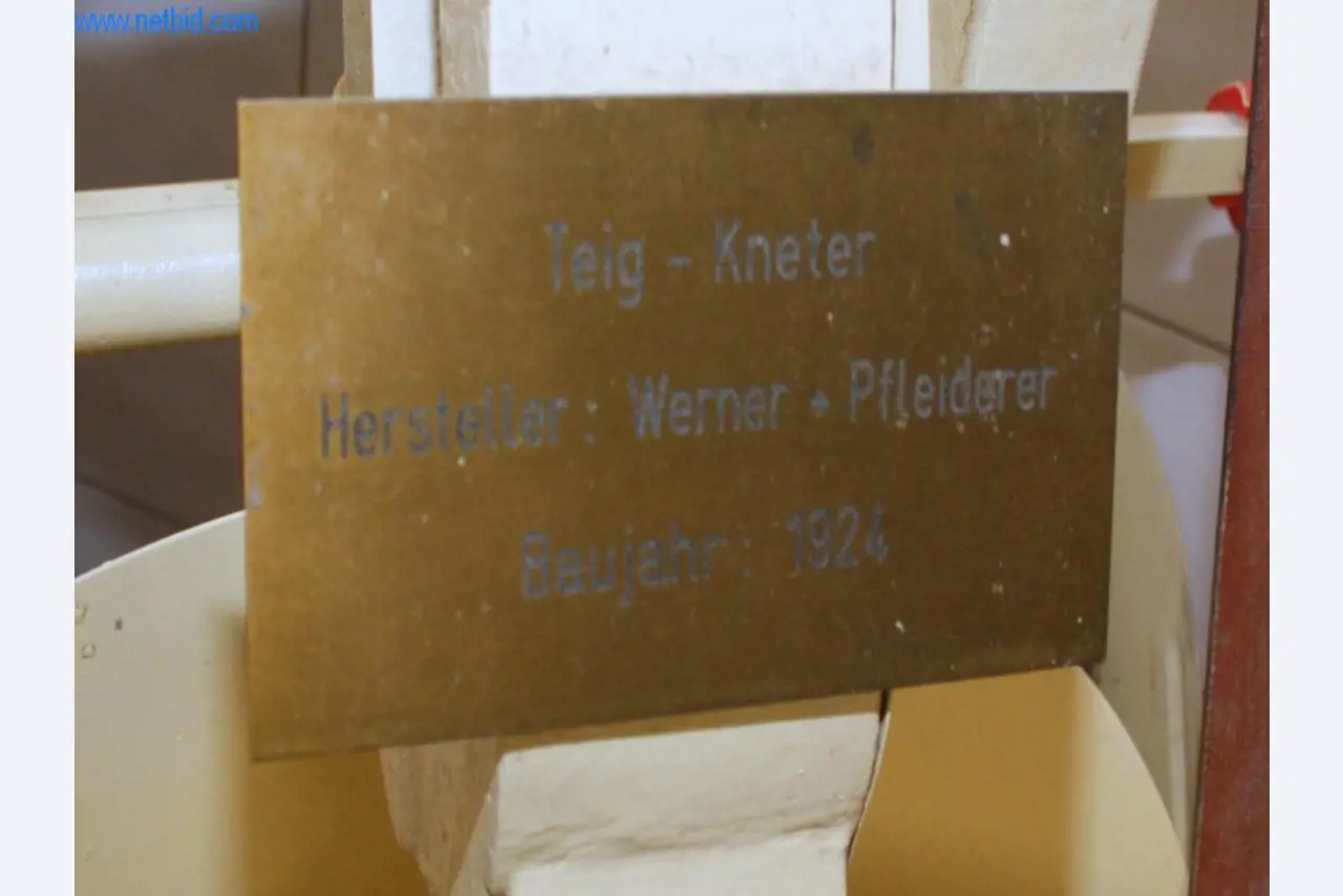 Devices for air conditioning, heating and cooling, workshop and storage facilities-3