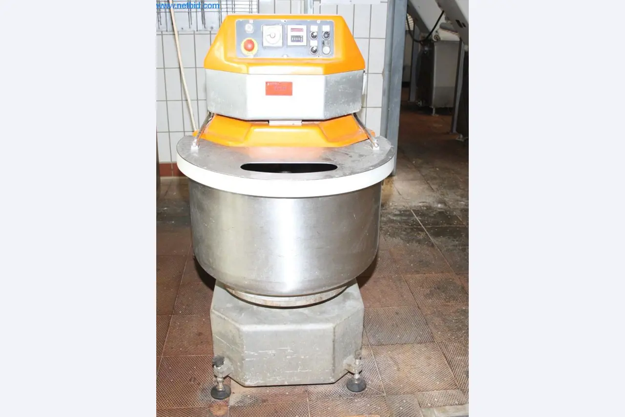 Devices for air conditioning, heating and cooling, workshop and storage facilities-2