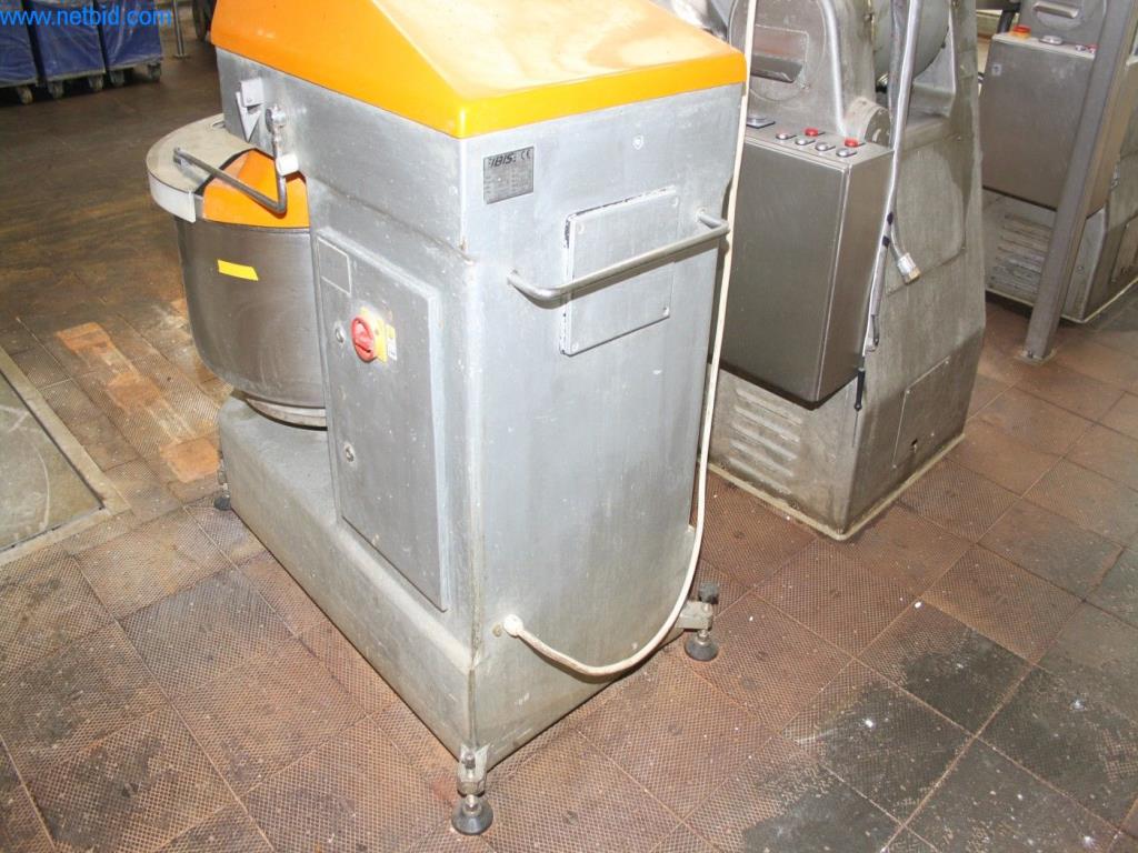 Devices for air conditioning, heating and cooling, workshop and storage facilities-3