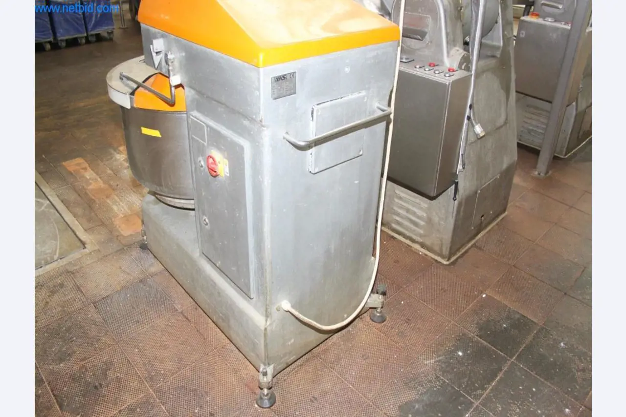 Devices for air conditioning, heating and cooling, workshop and storage facilities-3