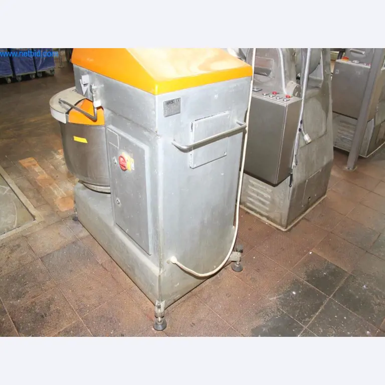 Devices for air conditioning, heating and cooling, workshop and storage facilities-3