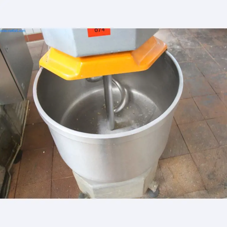 Devices for air conditioning, heating and cooling, workshop and storage facilities-6