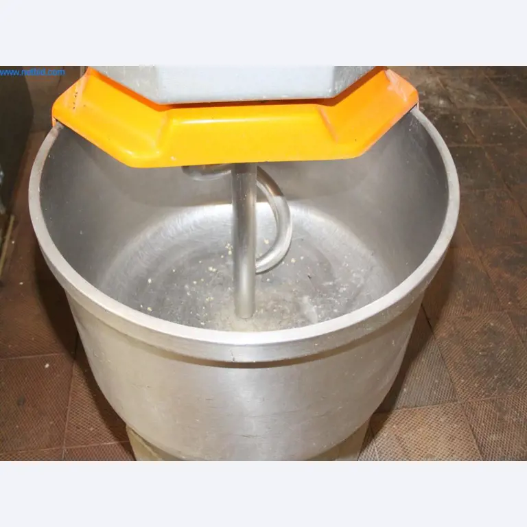 Devices for air conditioning, heating and cooling, workshop and storage facilities-7