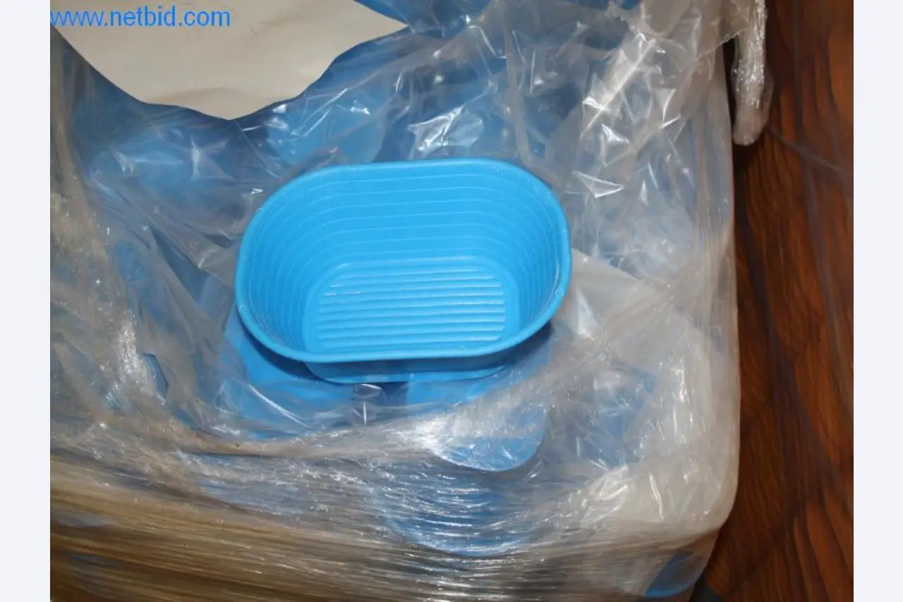 Devices for air conditioning, heating and cooling, workshop and storage facilities-12