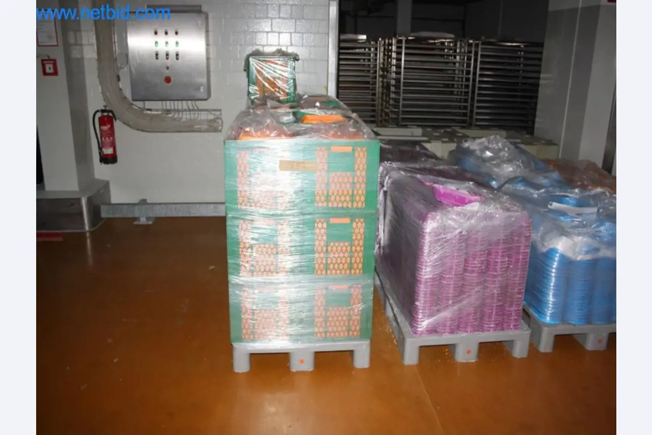 Devices for air conditioning, heating and cooling, workshop and storage facilities-1