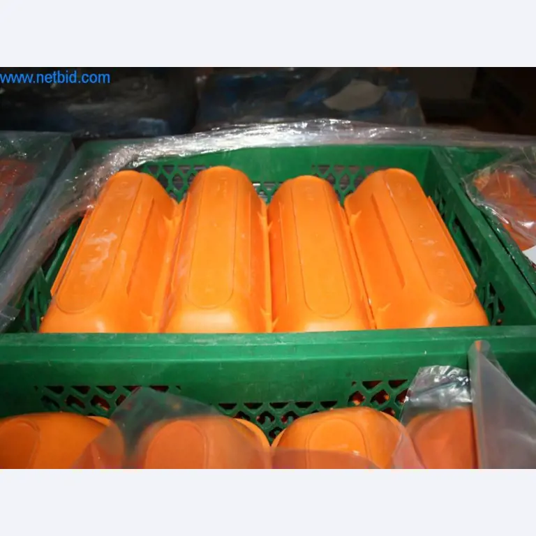 Devices for air conditioning, heating and cooling, workshop and storage facilities-5