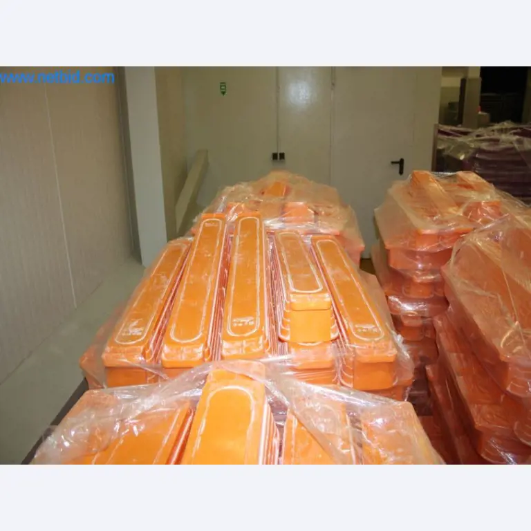 Devices for air conditioning, heating and cooling, workshop and storage facilities-4