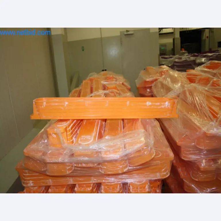 Devices for air conditioning, heating and cooling, workshop and storage facilities-6