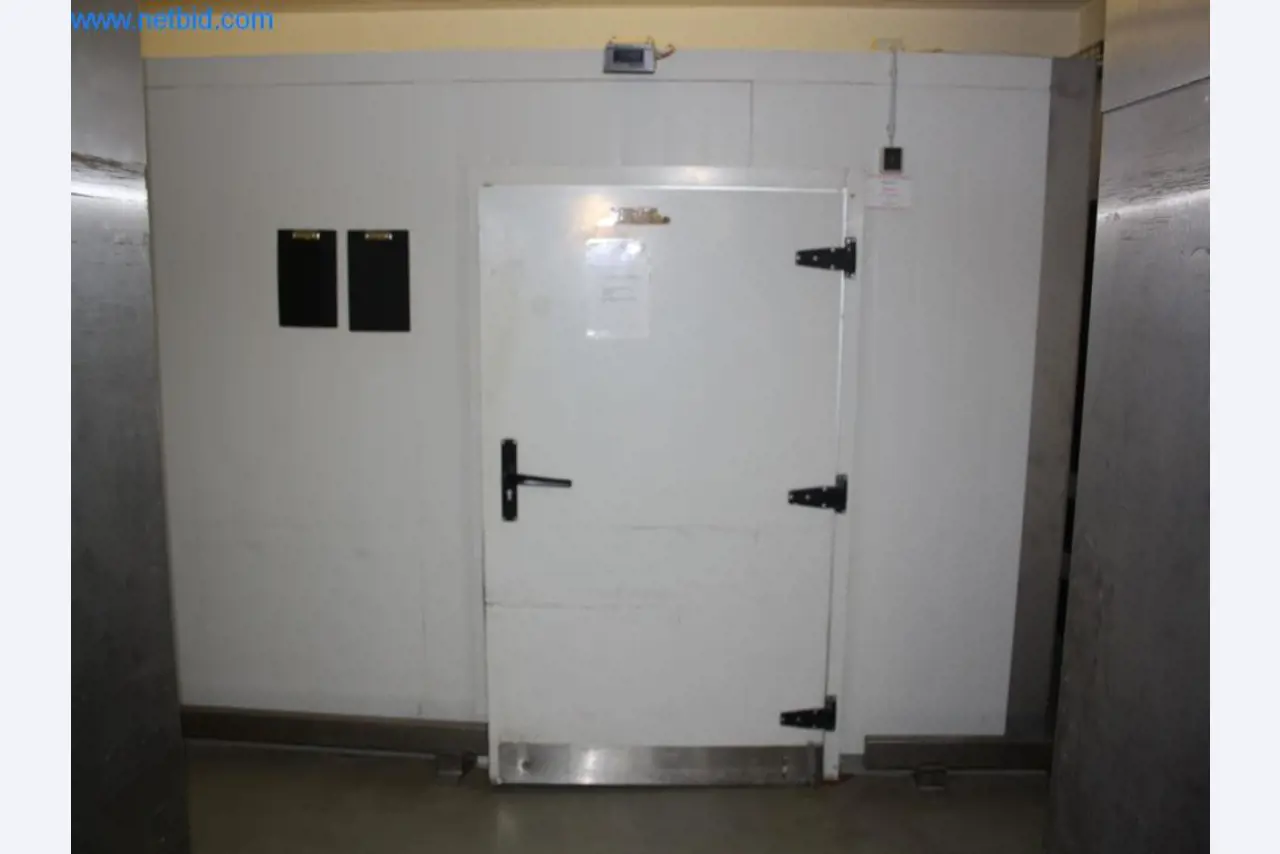 Devices for air conditioning, heating and cooling, workshop and storage facilities-1