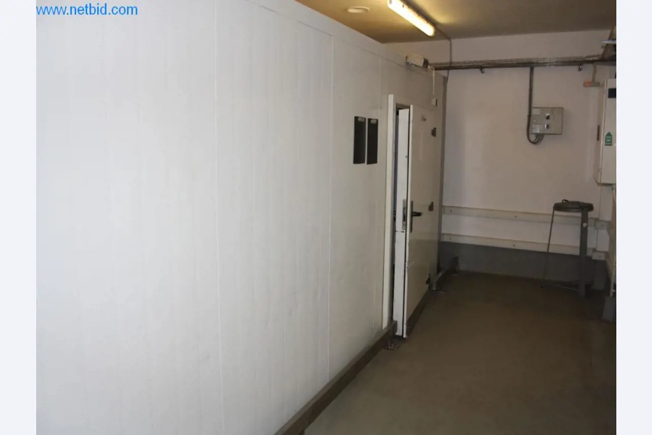 Devices for air conditioning, heating and cooling, workshop and storage facilities-2