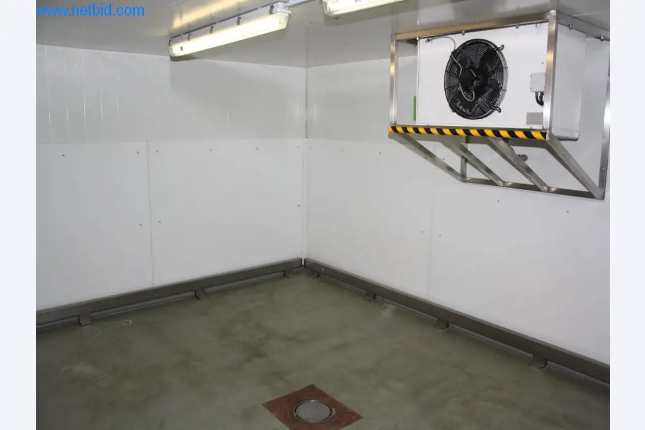 Devices for air conditioning, heating and cooling, workshop and storage facilities-3