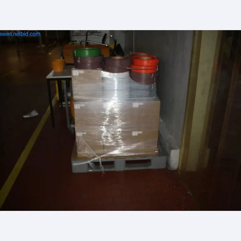 Devices for air conditioning, heating and cooling, workshop and storage facilities-3