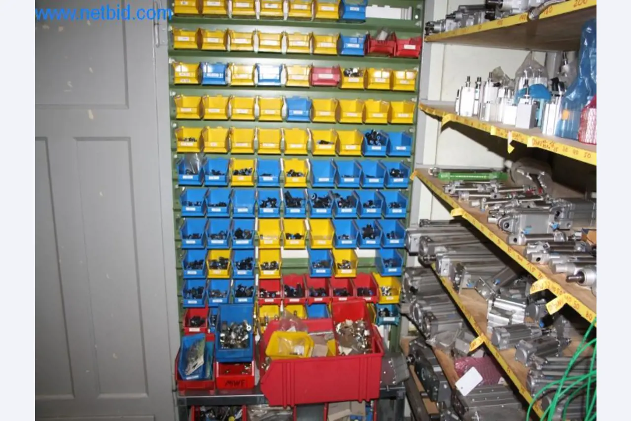 Devices for air conditioning, heating and cooling, workshop and storage facilities-13