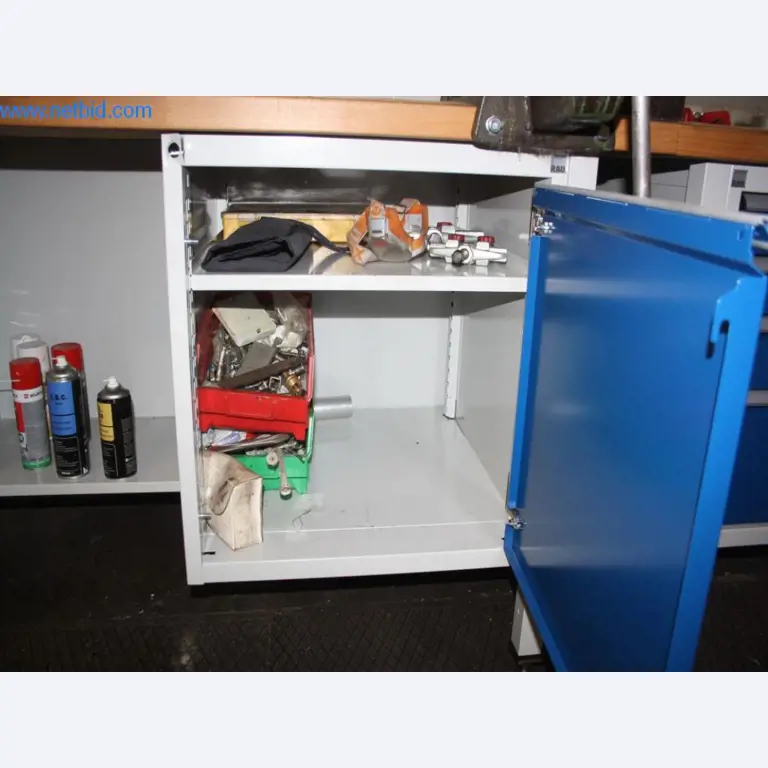 Devices for air conditioning, heating and cooling, workshop and storage facilities-5