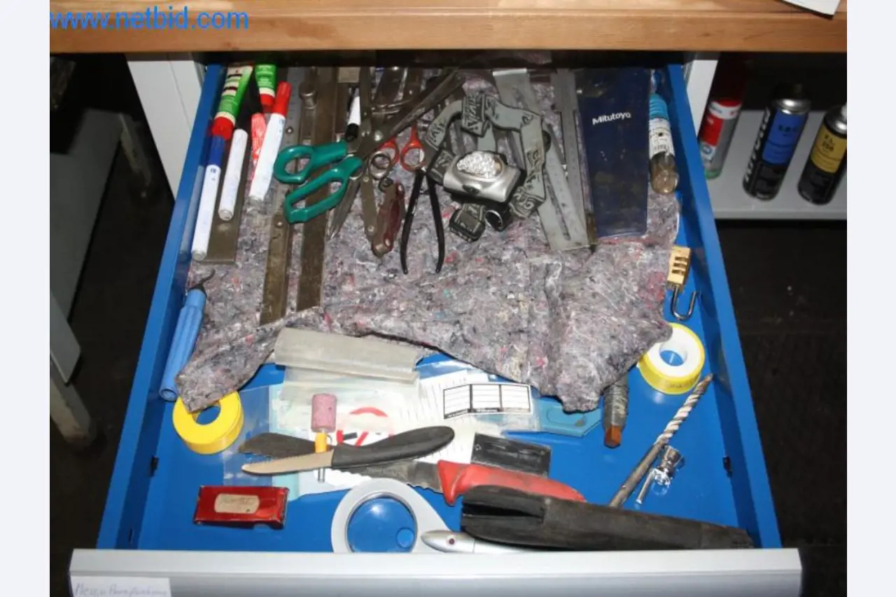 Devices for air conditioning, heating and cooling, workshop and storage facilities-6