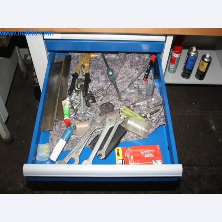 Devices for air conditioning, heating and cooling, workshop and storage facilities-7