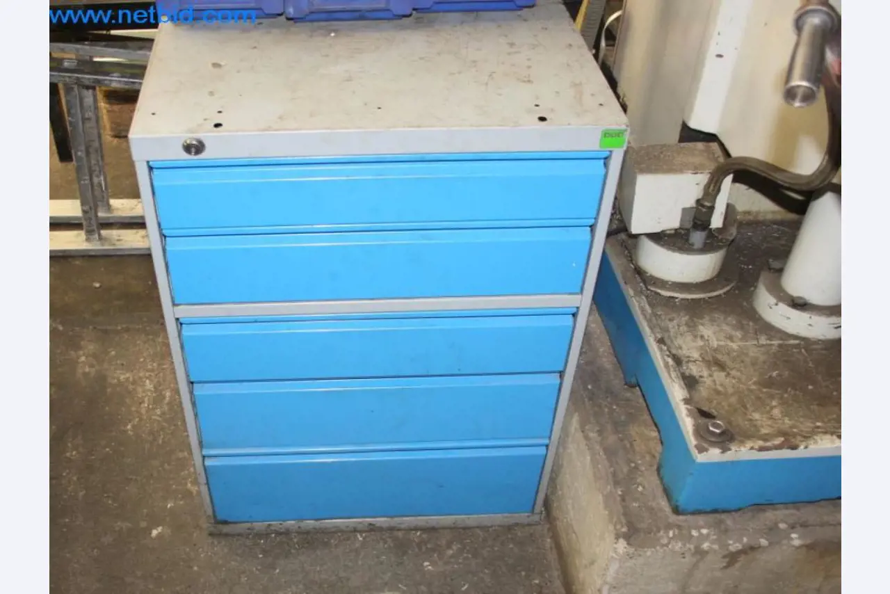 Devices for air conditioning, heating and cooling, workshop and storage facilities-8