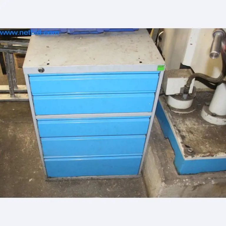 Devices for air conditioning, heating and cooling, workshop and storage facilities-8