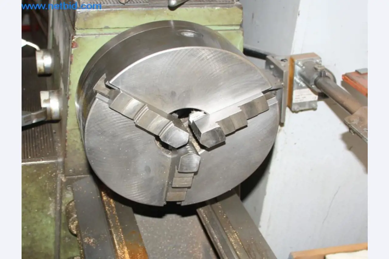 Devices for air conditioning, heating and cooling, workshop and storage facilities-6