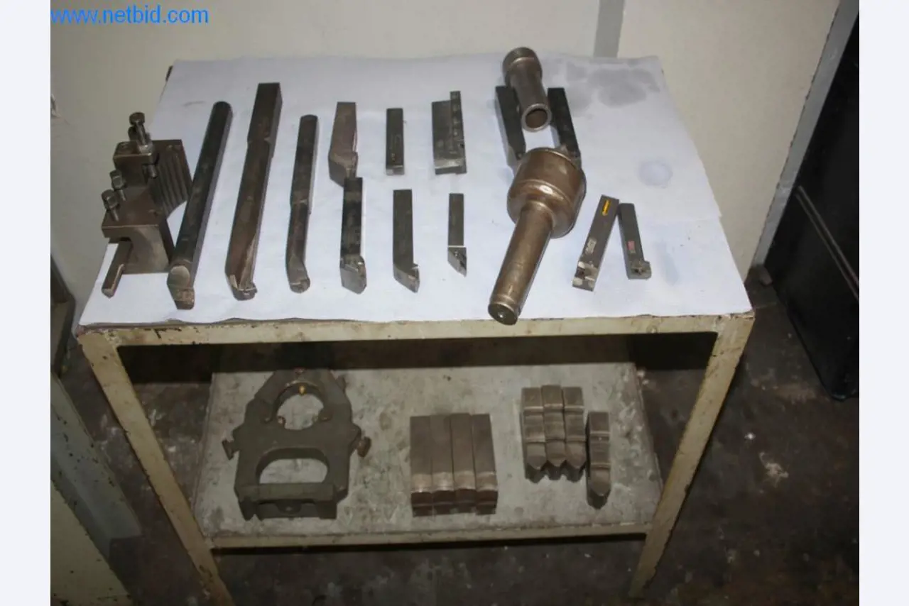 Devices for air conditioning, heating and cooling, workshop and storage facilities-10