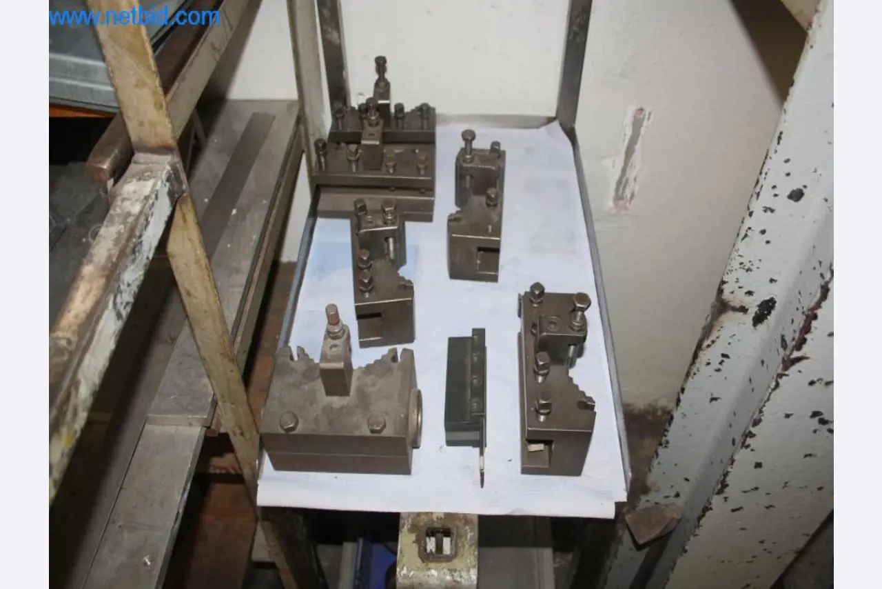 Devices for air conditioning, heating and cooling, workshop and storage facilities-11