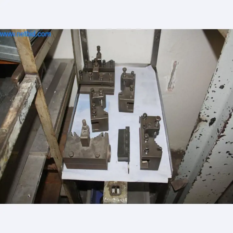 Devices for air conditioning, heating and cooling, workshop and storage facilities-11