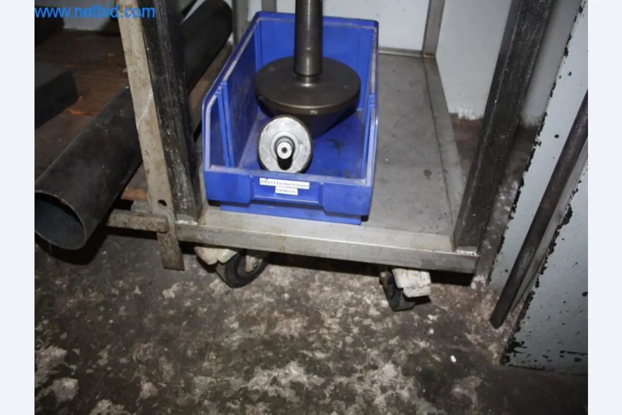 Devices for air conditioning, heating and cooling, workshop and storage facilities-3