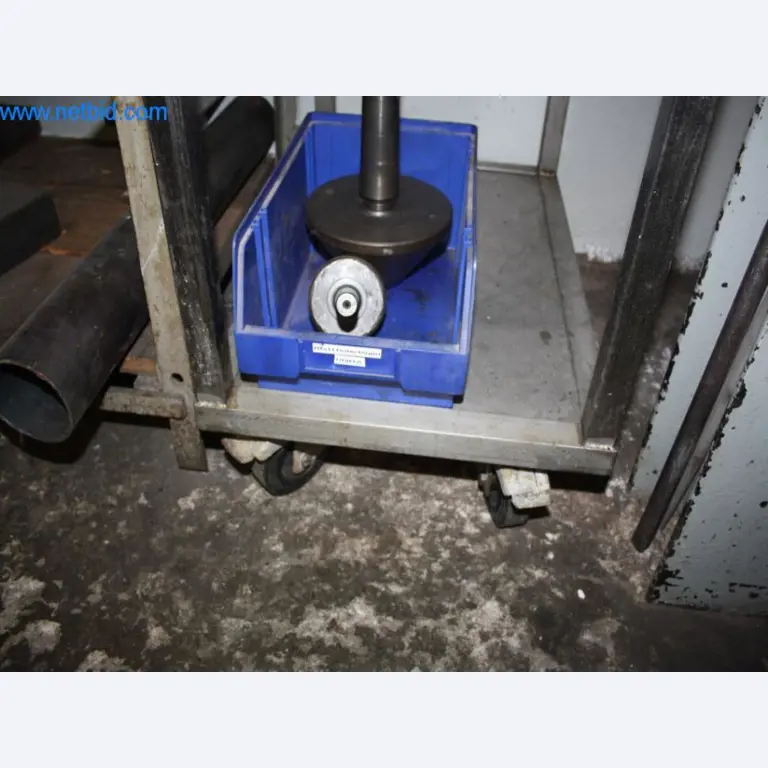 Devices for air conditioning, heating and cooling, workshop and storage facilities-3