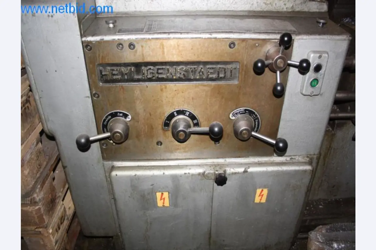 Devices for air conditioning, heating and cooling, workshop and storage facilities-6