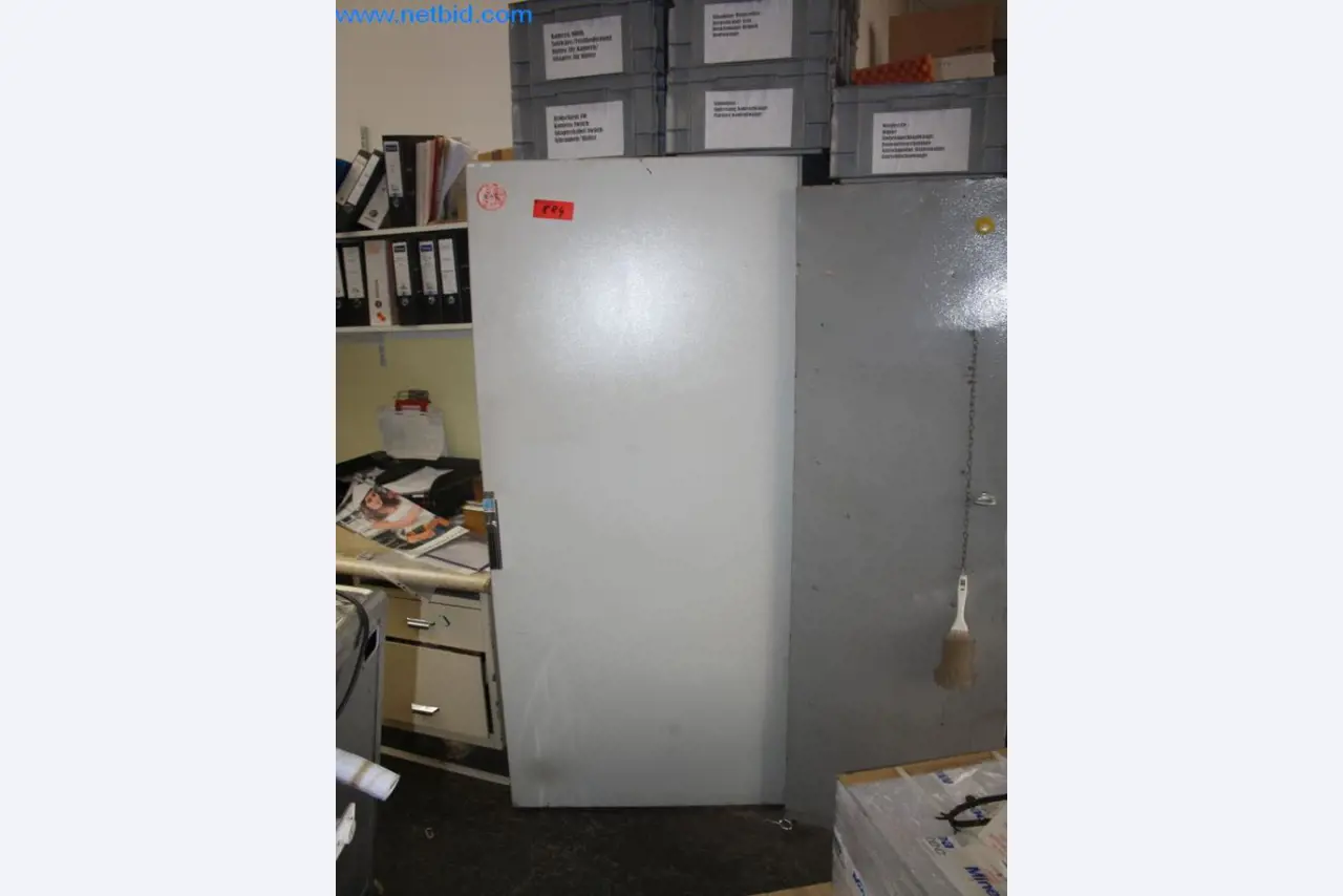 Devices for air conditioning, heating and cooling, workshop and storage facilities-1
