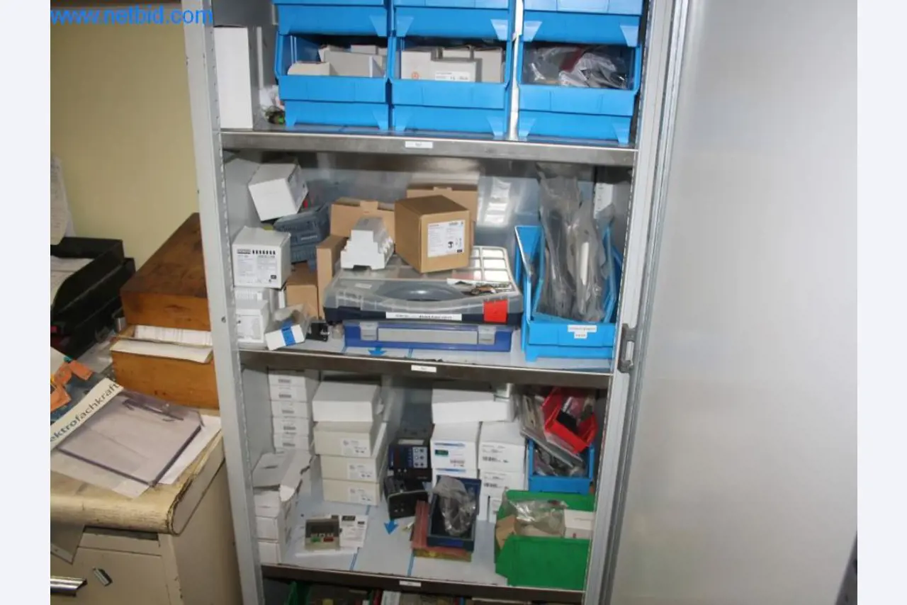 Devices for air conditioning, heating and cooling, workshop and storage facilities-3