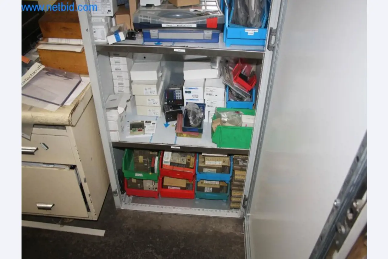 Devices for air conditioning, heating and cooling, workshop and storage facilities-6