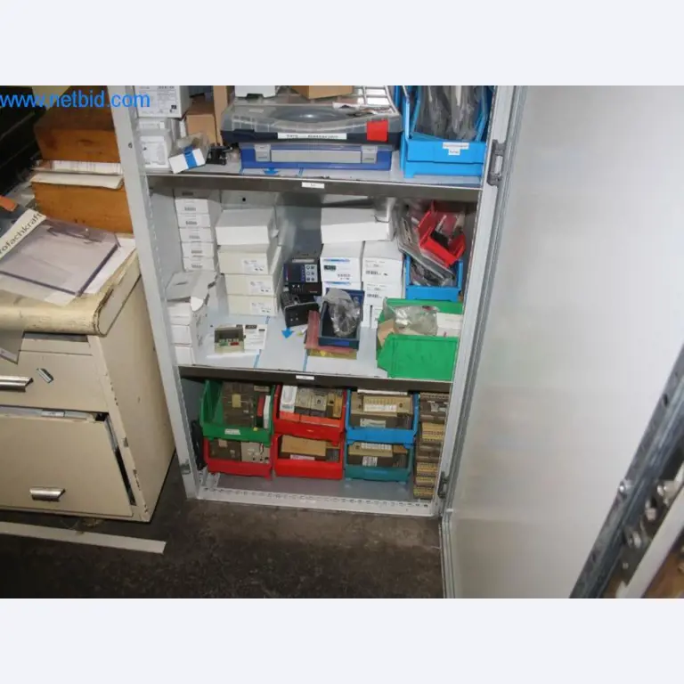 Devices for air conditioning, heating and cooling, workshop and storage facilities-6