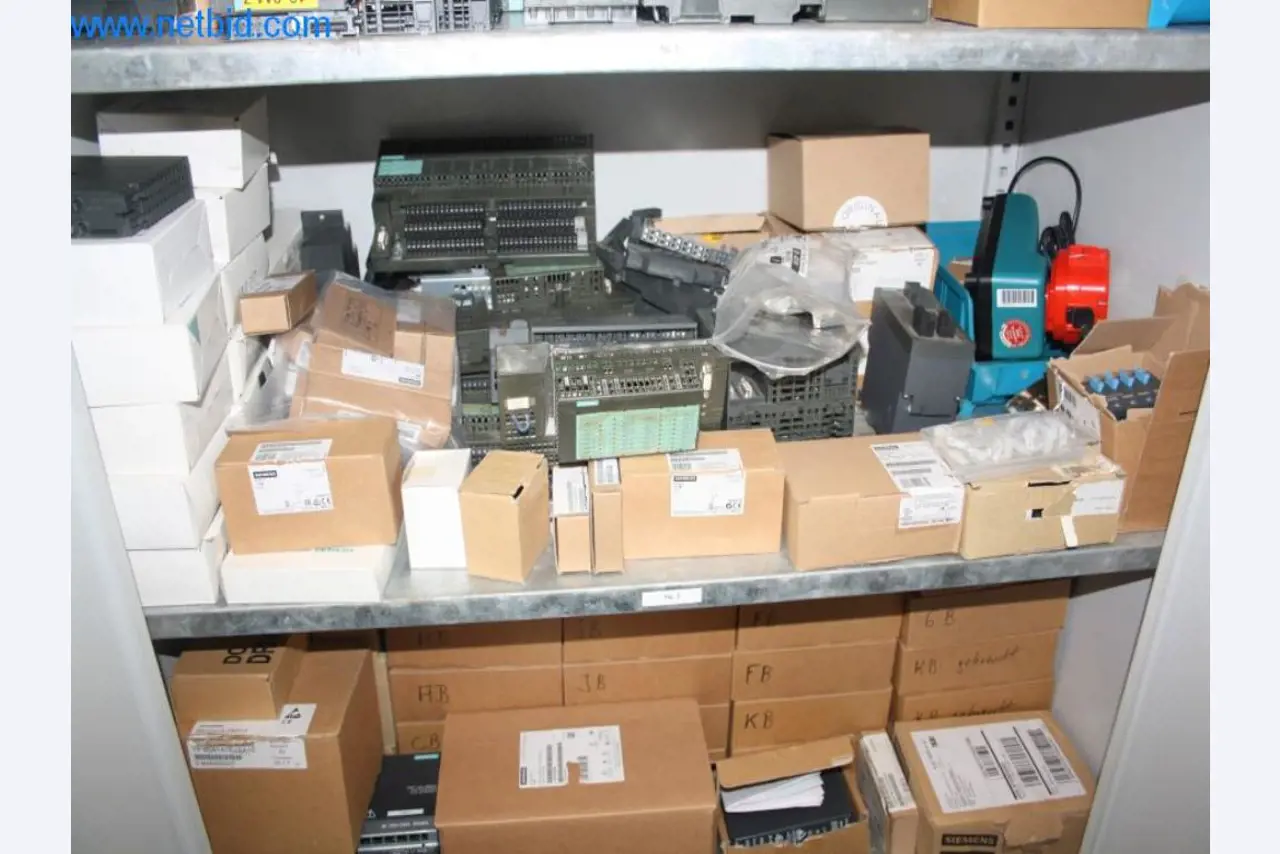 Devices for air conditioning, heating and cooling, workshop and storage facilities-5