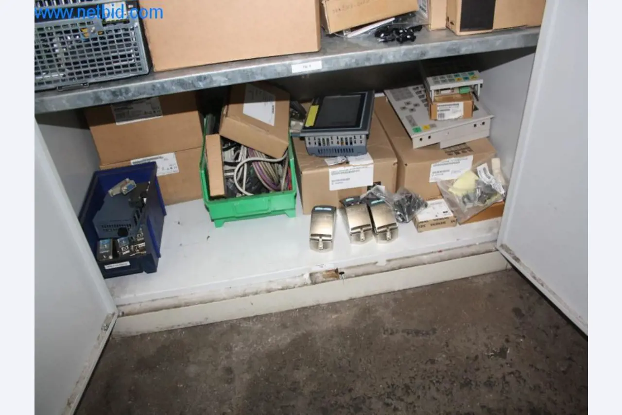 Devices for air conditioning, heating and cooling, workshop and storage facilities-7