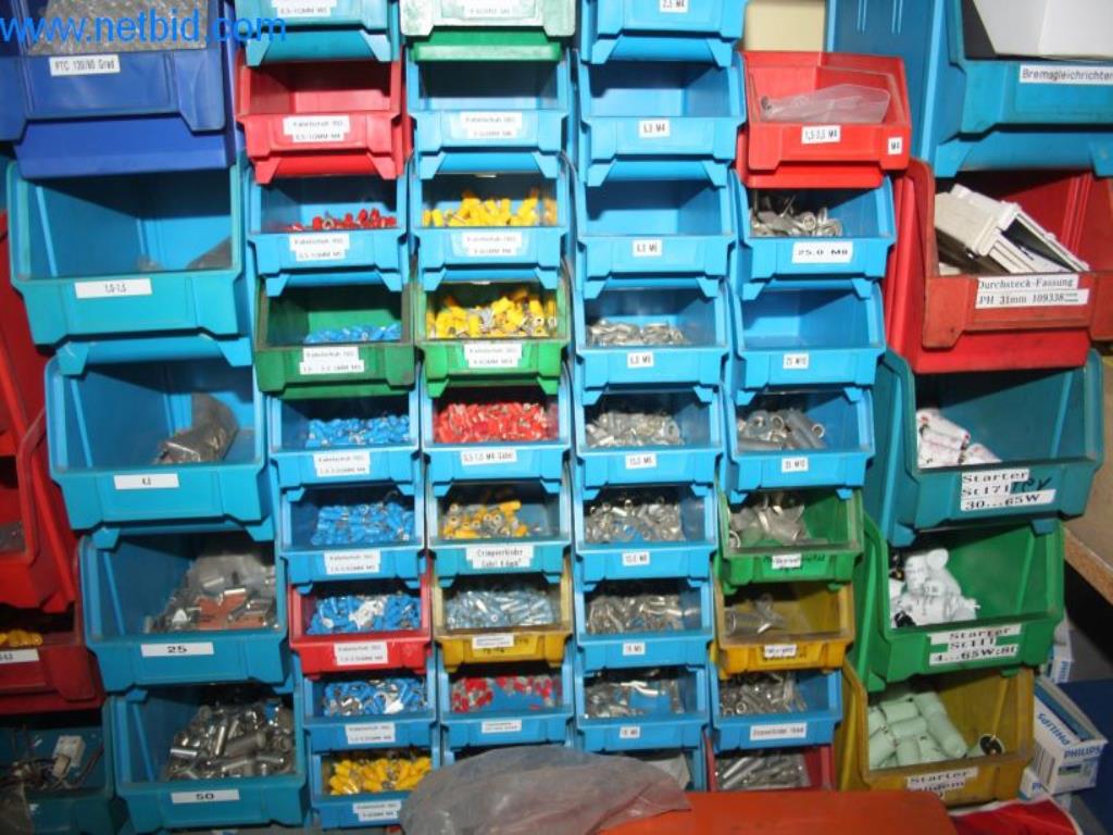 Devices for air conditioning, heating and cooling, workshop and storage facilities-10