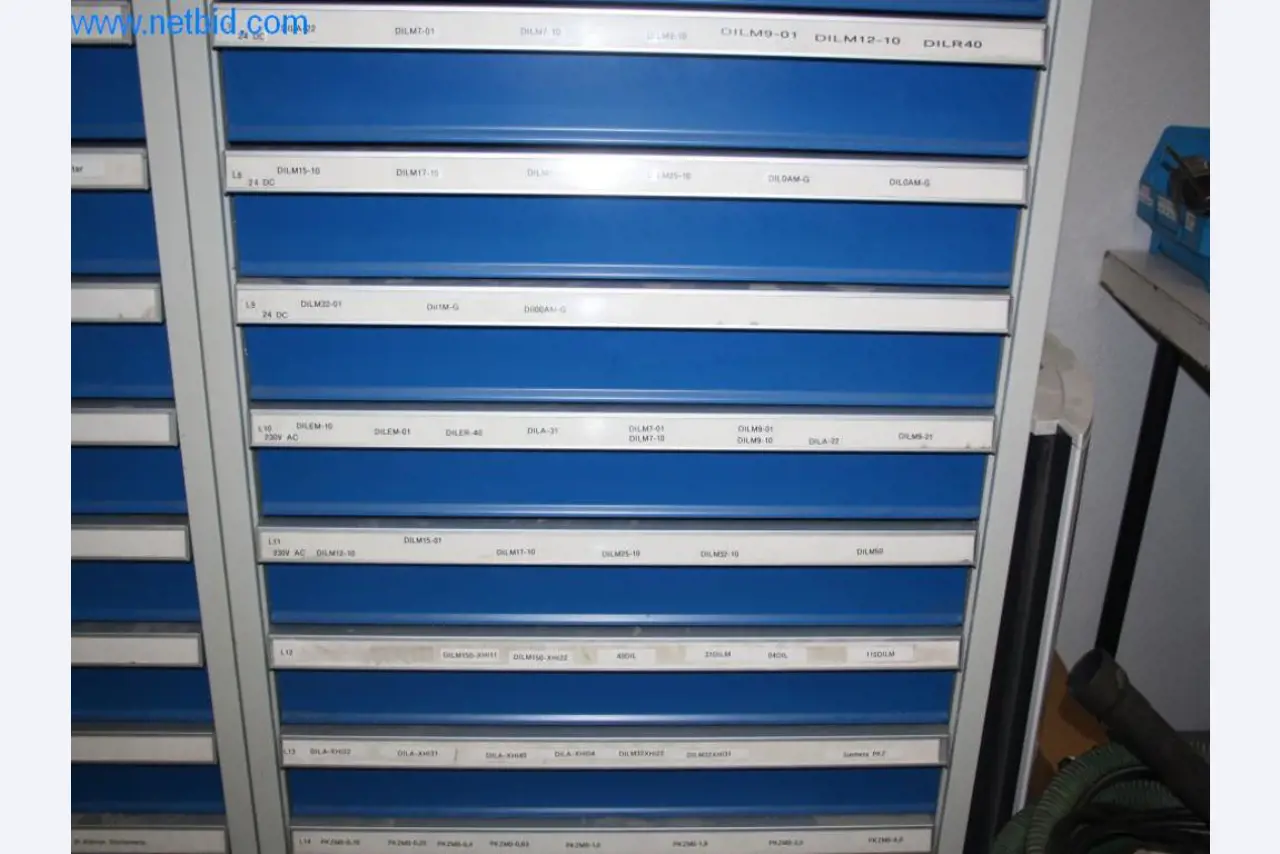 Devices for air conditioning, heating and cooling, workshop and storage facilities-5