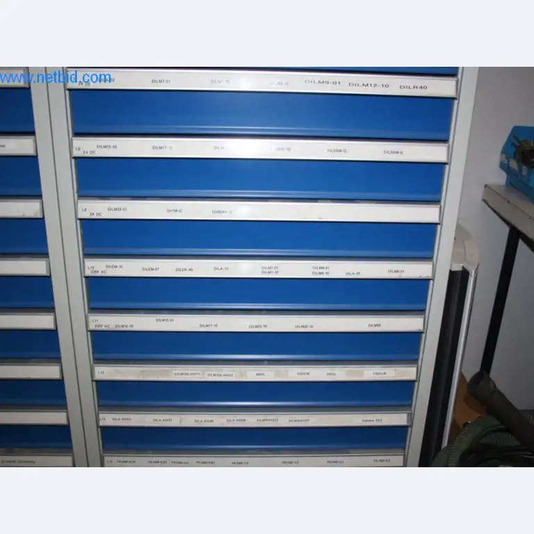 Devices for air conditioning, heating and cooling, workshop and storage facilities-5