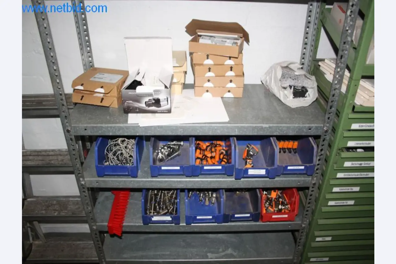 Devices for air conditioning, heating and cooling, workshop and storage facilities-13