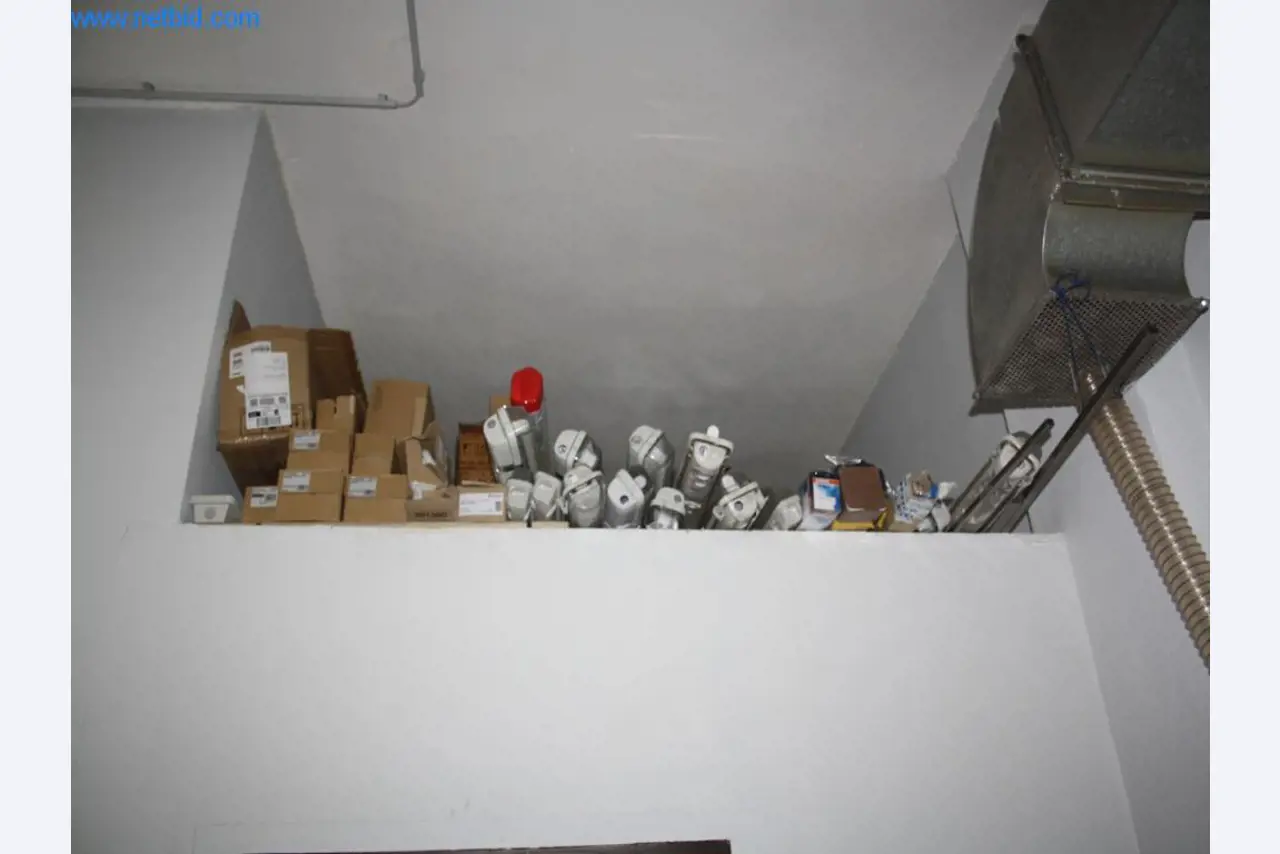 Devices for air conditioning, heating and cooling, workshop and storage facilities-6