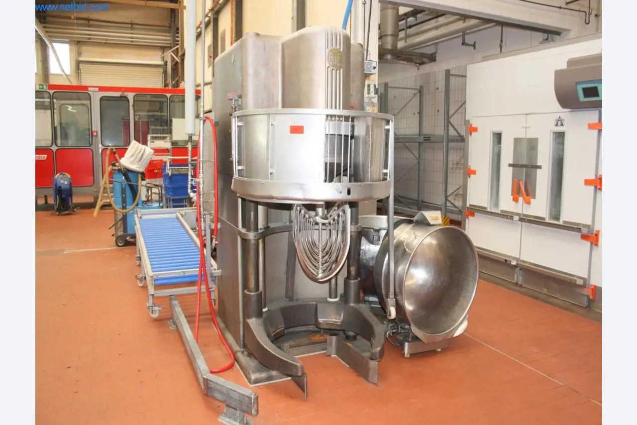 Devices for air conditioning, heating and cooling, workshop and storage facilities-1