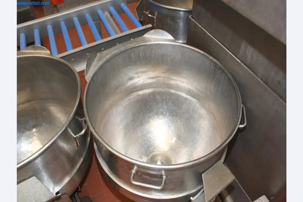 Devices for air conditioning, heating and cooling, workshop and storage facilities-8